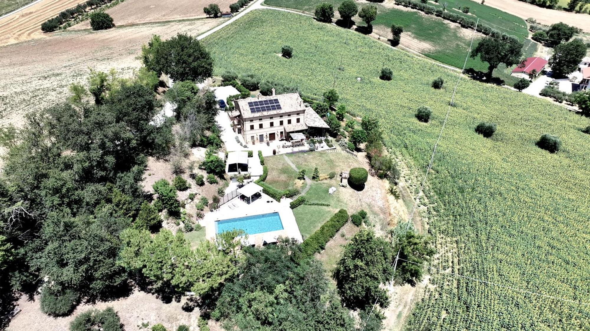 Bed And Breakfast La Vecchia Scuola Montefano Eksteriør bilde